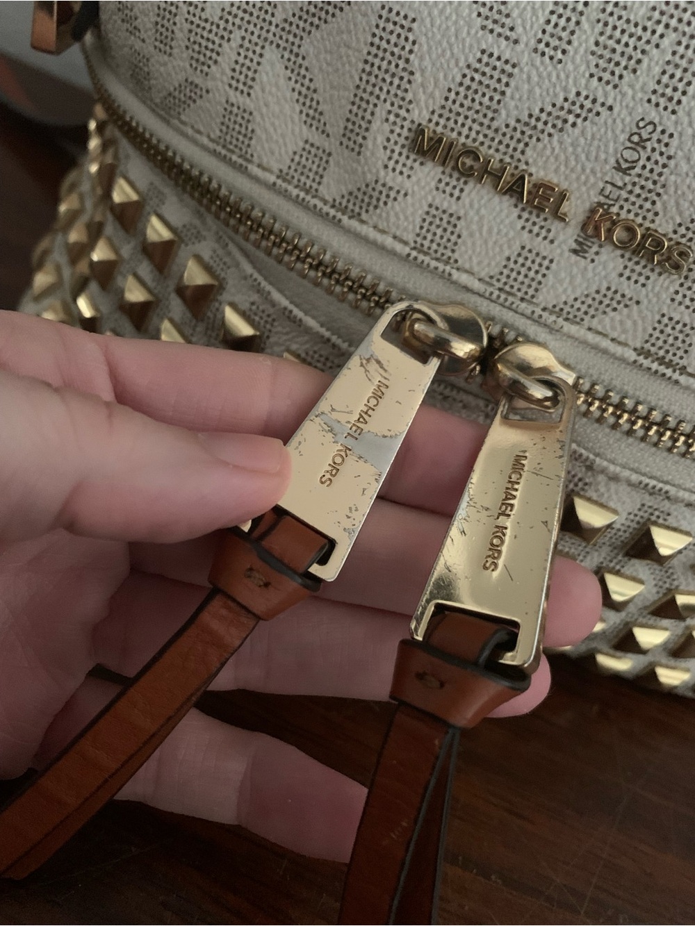 Michael Kors - Picture 2 of 7